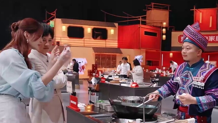沈梦辰和湘西腊肉老板对暗号