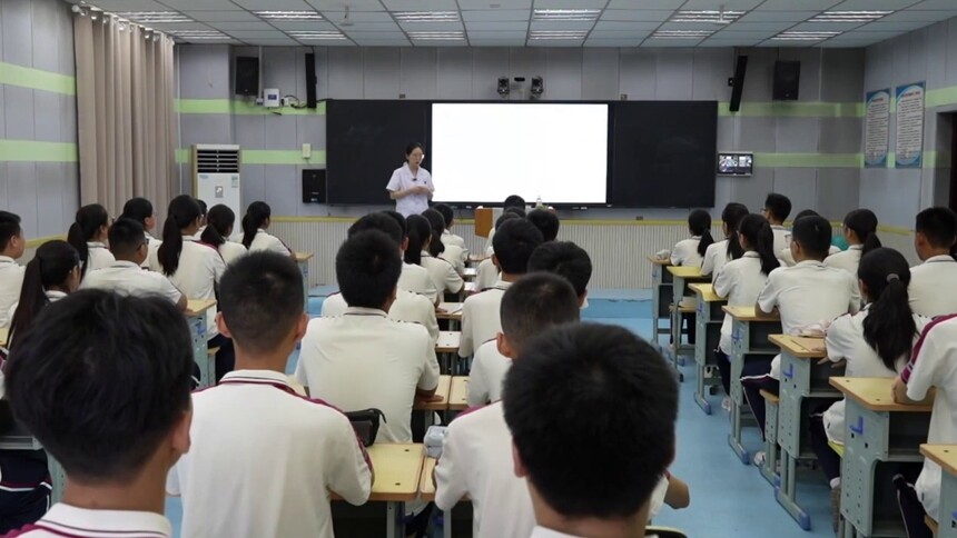 开学第一课开讲 河南开封多维度守护学生安全健康