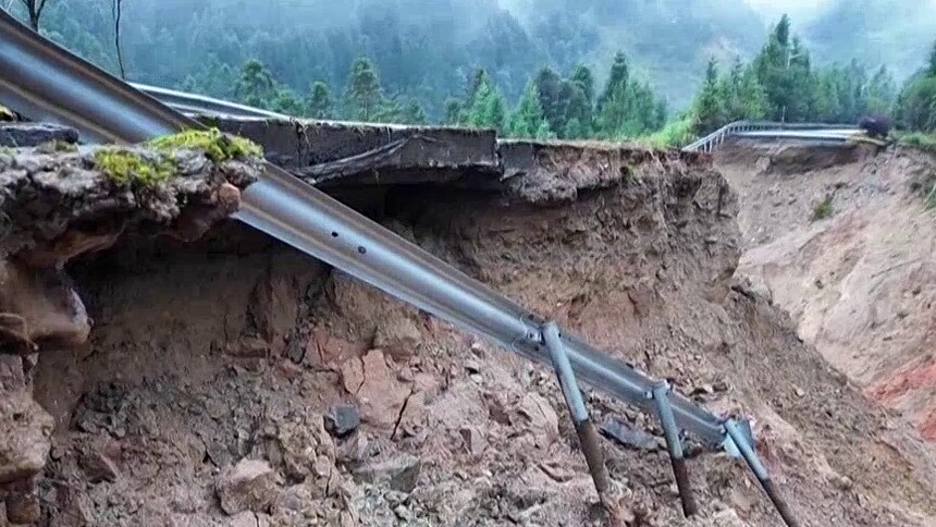 迎战台风“沙德尔” 郴州市桂东县：山体塌方双向道路阻断 多支救援力量集结抢险
