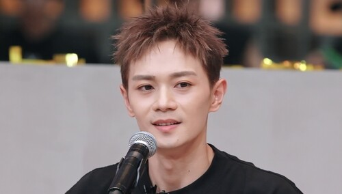 张彬彬邀约曹骏再组演员局