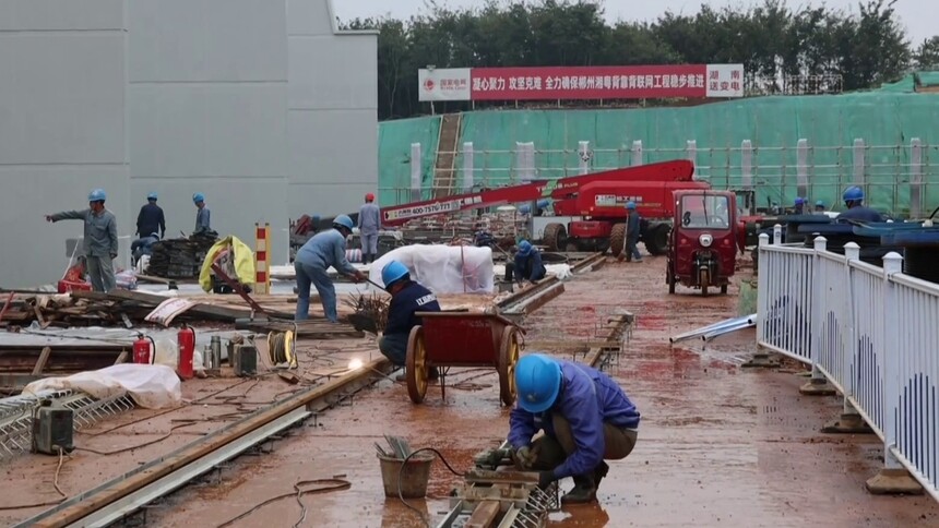 以奋斗致敬祖国 项目建设不停步 为湖南高质量发展积蓄动能