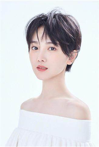 2012年出演电视剧《夺爱》.